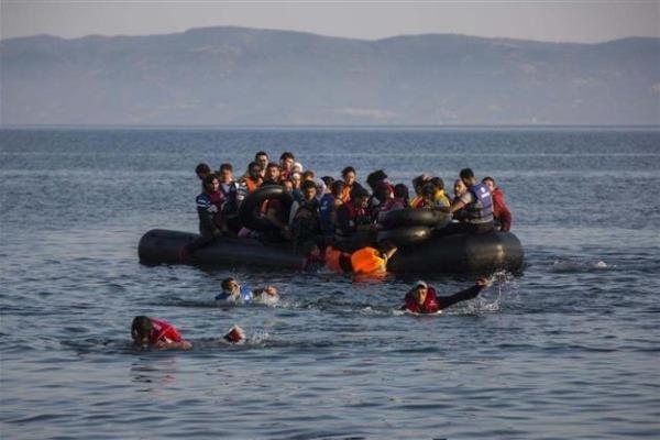 نجات 447 مهاجر غیر مجاز از غرق شدن در دریای مدیترانه