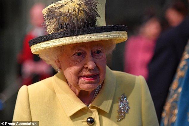 هشدار بی سابقه نماینده مجلس انگلیس به ملکه، نظام سلطنتی انتها می یابد؟