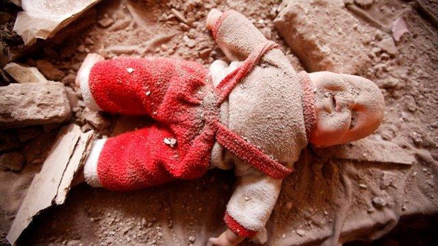 کشته شدن بیش از 100 هزار نفر از آغاز جنگ در یمن کشته شدن بیش از 100 هزار نفر از شروع جنگ در یمن